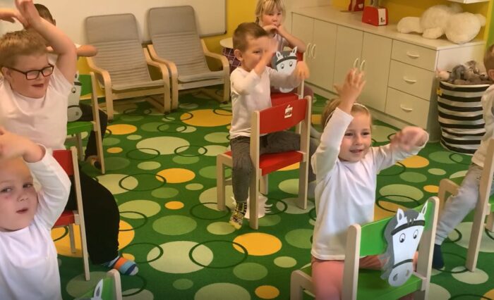Sv. Martin jede na bílém koni